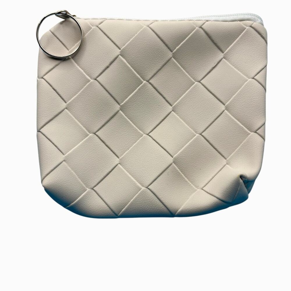 White Quilted‎ Zippered Coin Purse With Key Ring